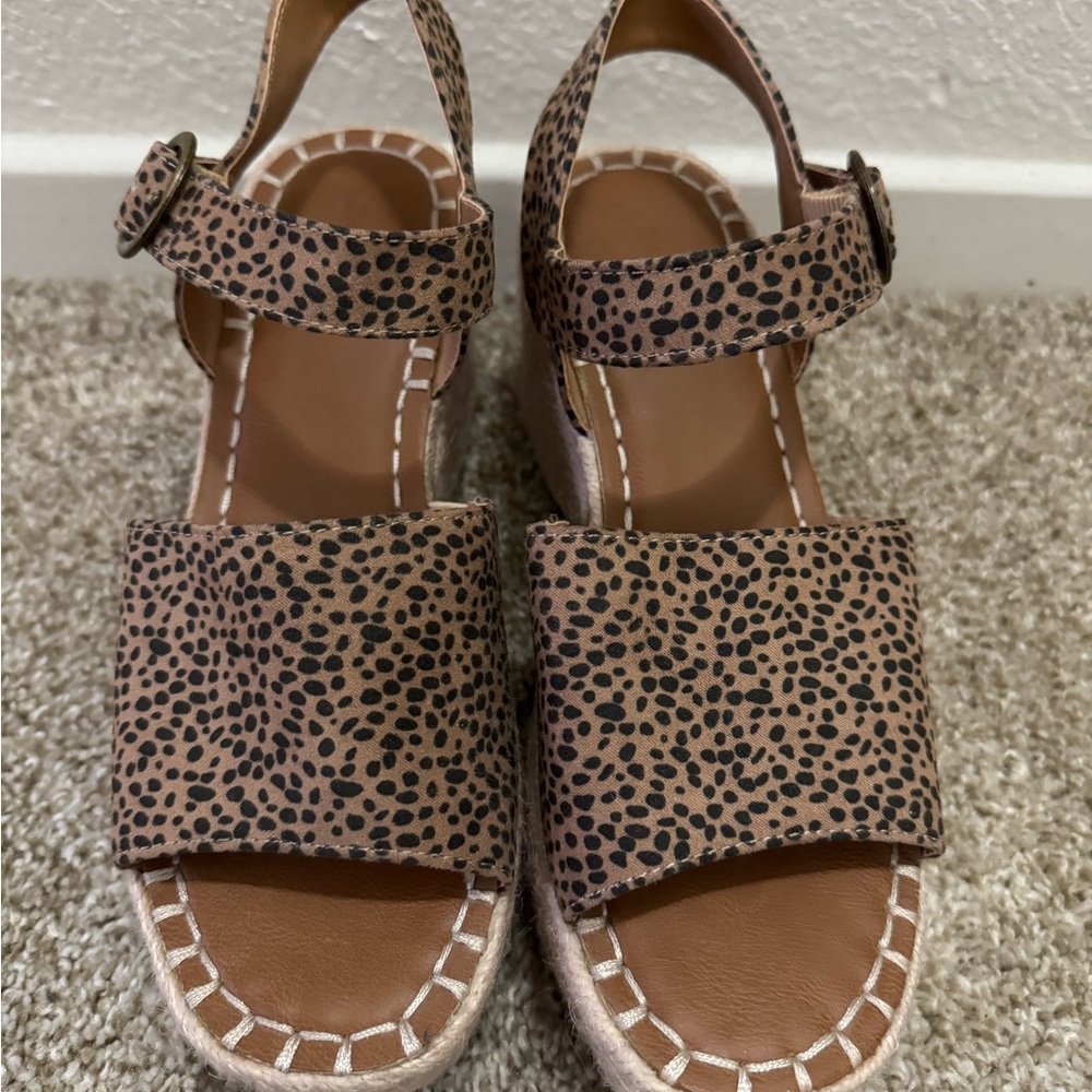 Universal Thread Brown And Black Platform Shoes - image 1